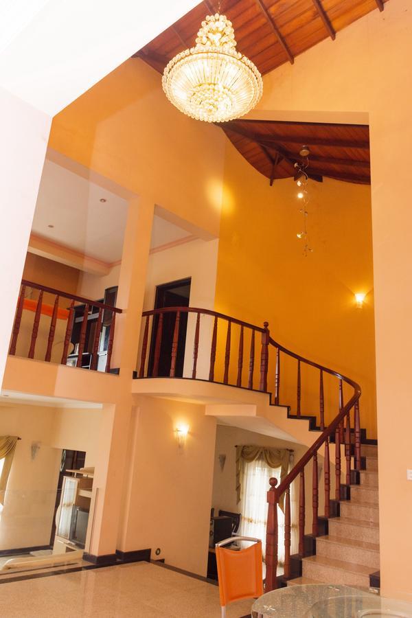 Breeze Villa Kandy Exteriör bild